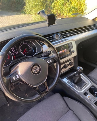 Volkswagen Passat cena 49500 przebieg: 254000, rok produkcji 2015 z Inowrocław małe 79